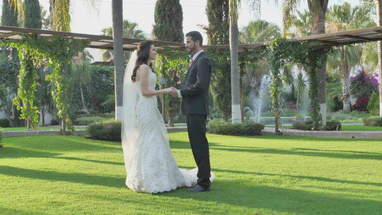 Toasts in the garden